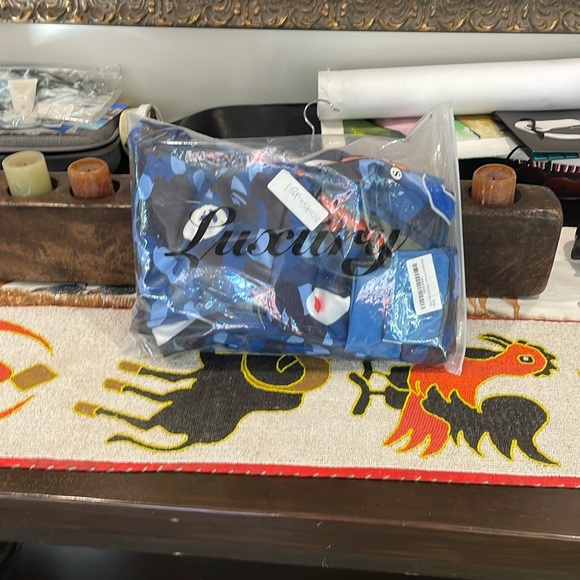 Stunning Hoodie New In Bag - Picture 12 of 12